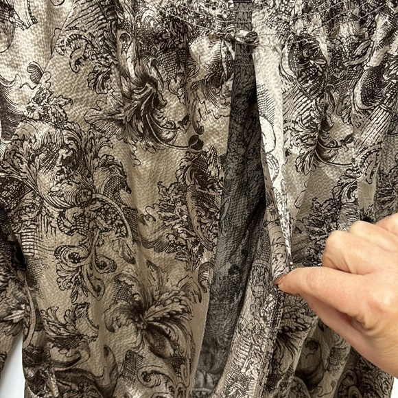 BCBG Max Azria Brown Beige L Baroque Print Long Sleeve Open Back Silk Blouse - Picture 12 of 12